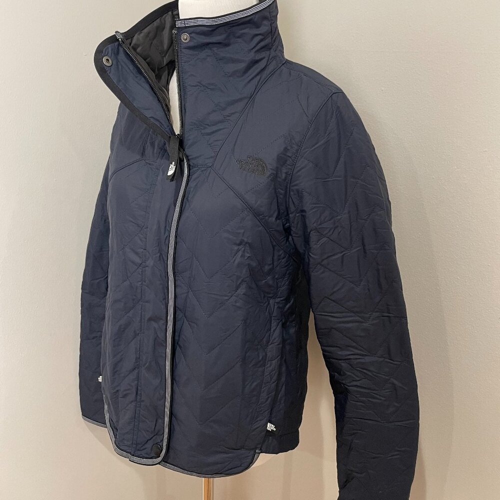 The North Face Women’s Navy Lightweight Zigzag Quilted Jacket